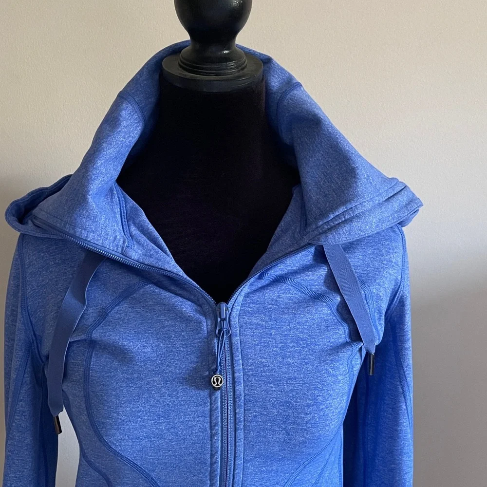 Lululemon Women's Scuba Hoodie - Picture 5 of 9